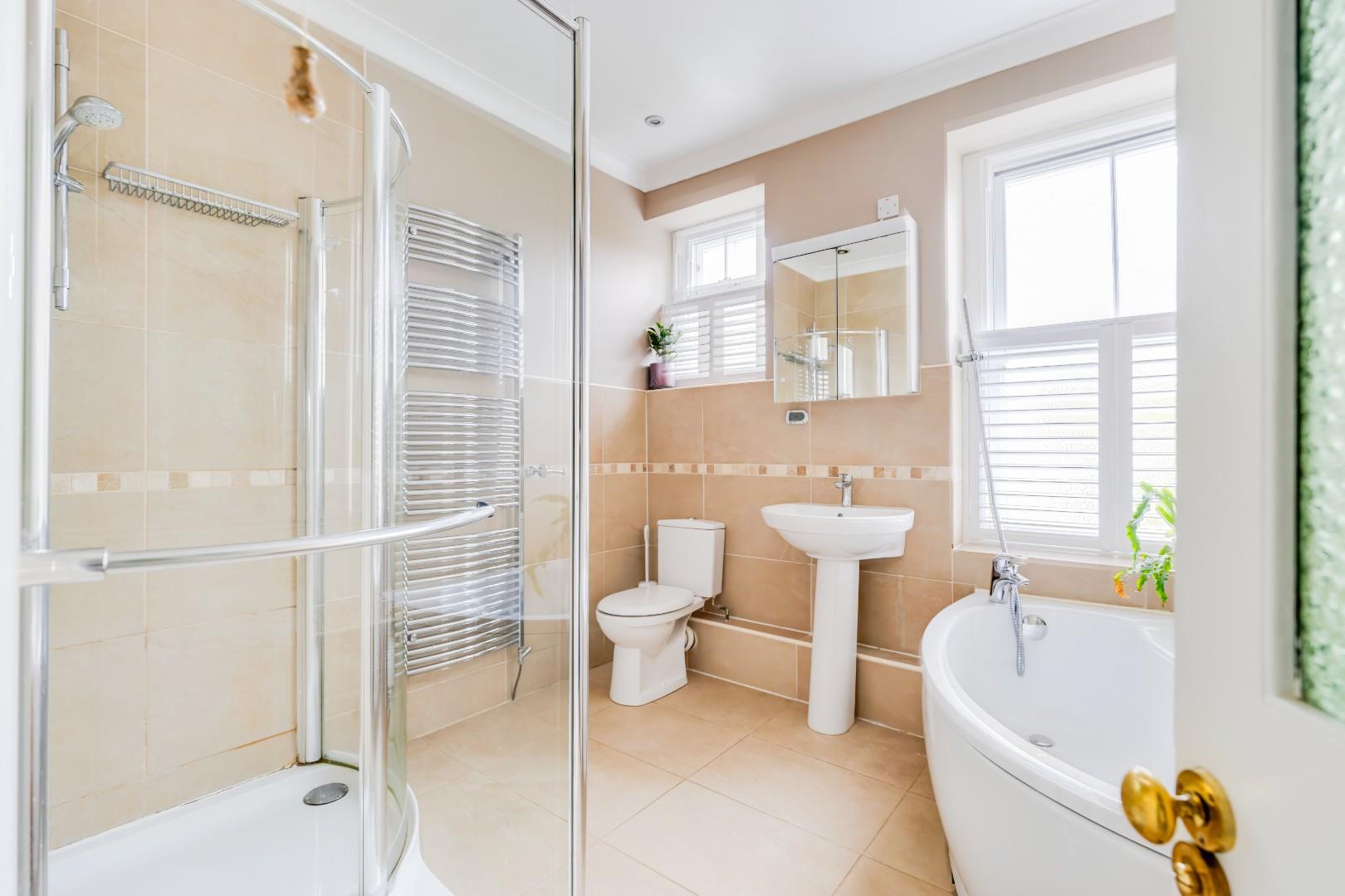 25 Cwrt-Y-Vil Road, Penarth, Vale of Glamorgan, CF64 3HP